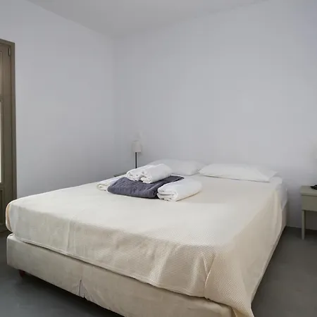 Apartment Petradi & Aegiali